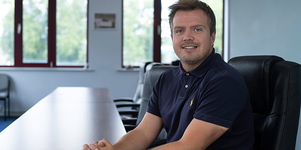 How can digital marketing agencies win customer trust?